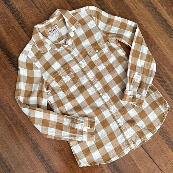 Women’s Old Navy Plaid Flannel - Picture 2 of 5